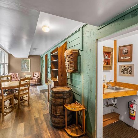 Whiskey Ridge Lodge, A Restored 1940S Gem, 2 Mins From Downtown, Breathtaking City Views, Custom Game Room, And Spacious Elegance Gatlinburg Bagian luar foto
