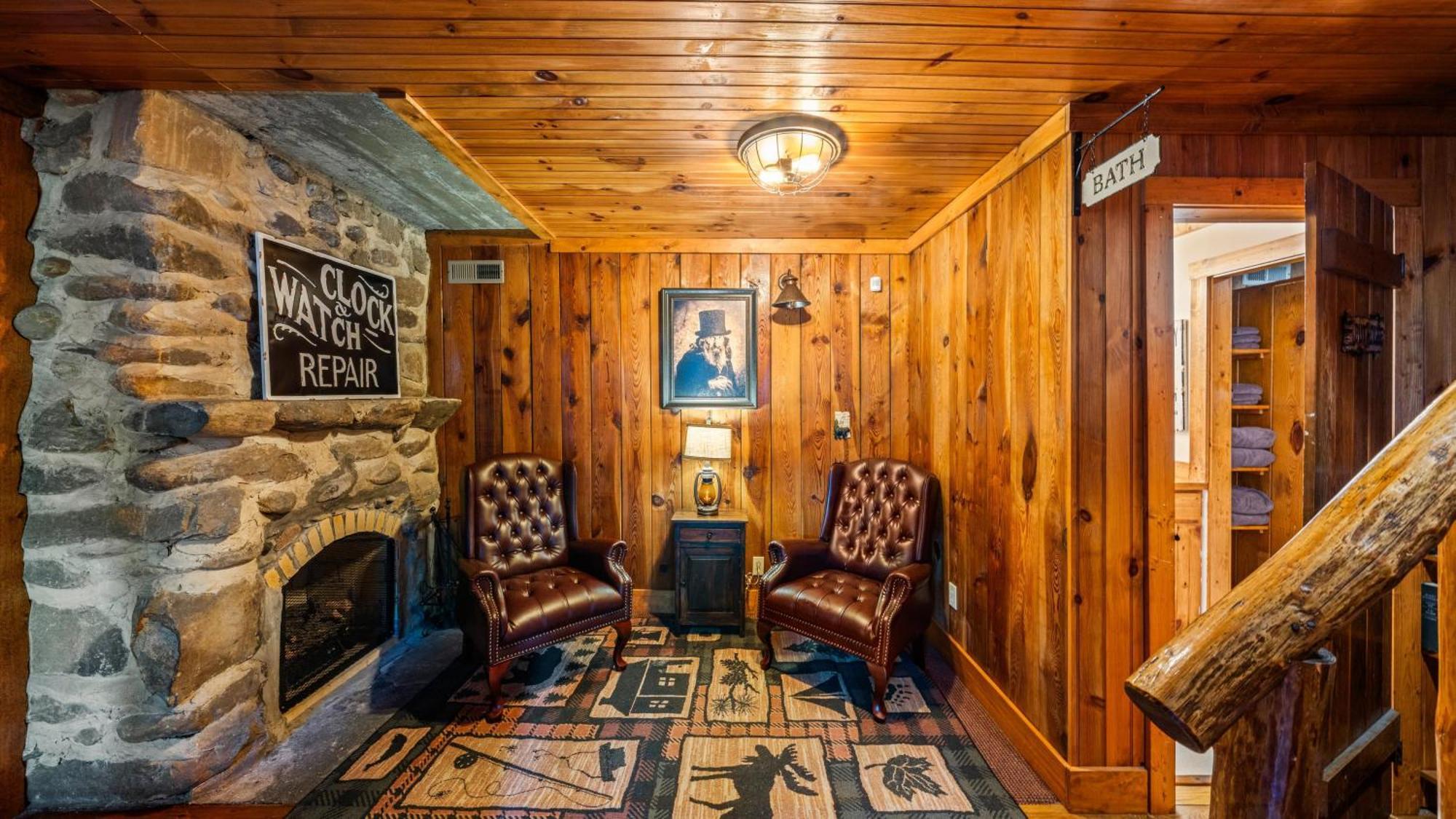 Whiskey Ridge Lodge, A Restored 1940S Gem, 2 Mins From Downtown, Breathtaking City Views, Custom Game Room, And Spacious Elegance Gatlinburg Bagian luar foto