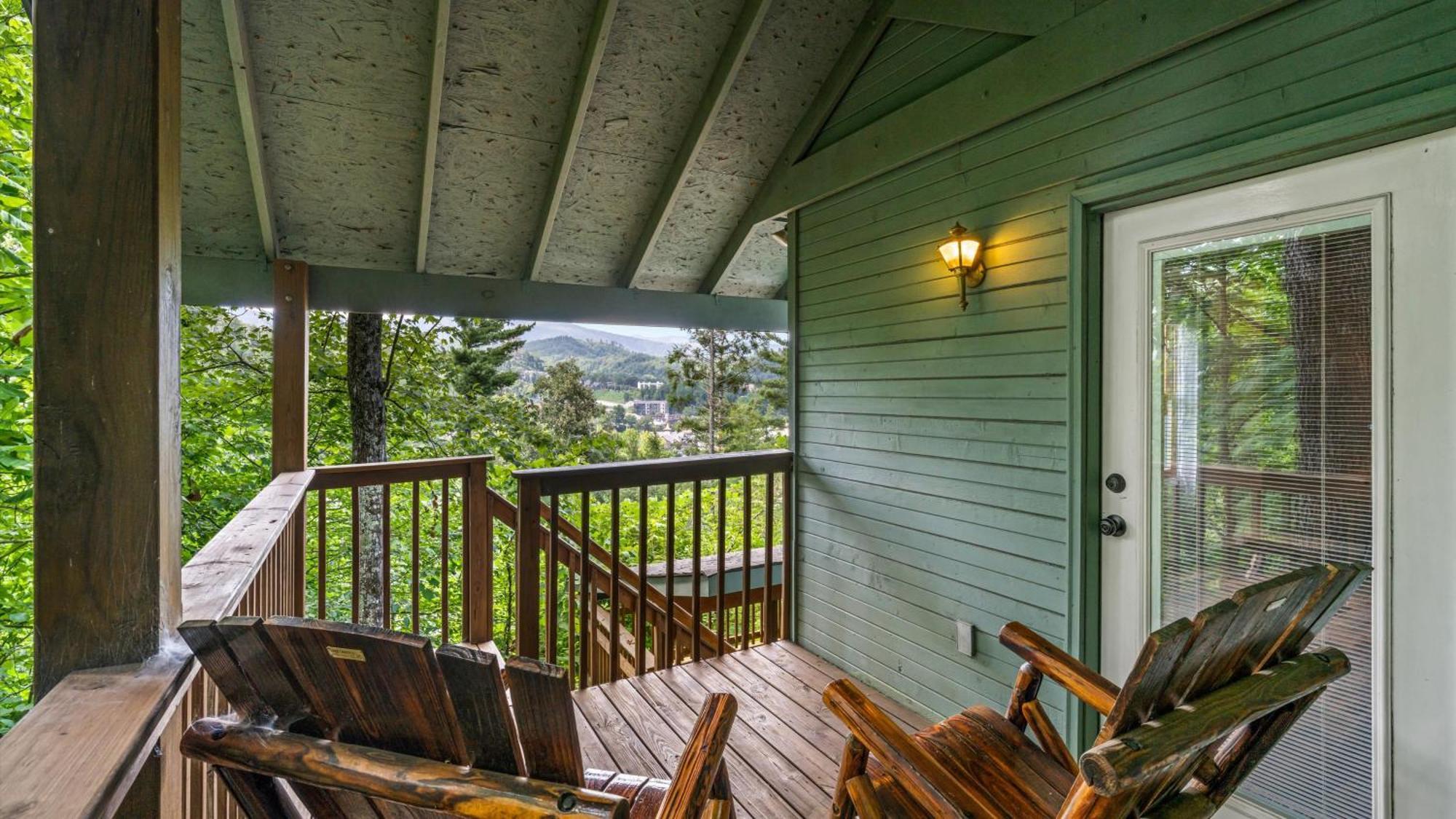 Whiskey Ridge Lodge, A Restored 1940S Gem, 2 Mins From Downtown, Breathtaking City Views, Custom Game Room, And Spacious Elegance Gatlinburg Bagian luar foto