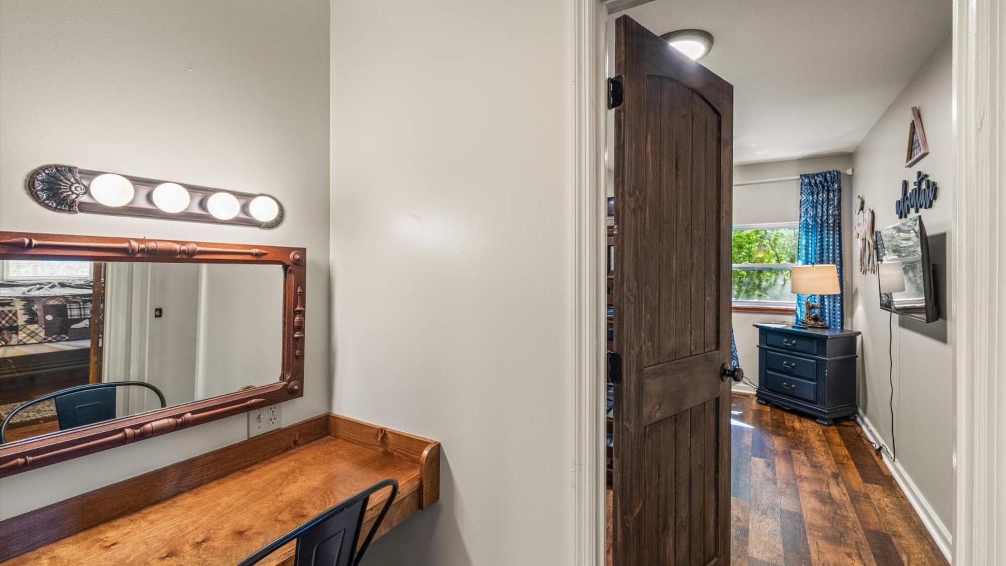 Whiskey Ridge Lodge, A Restored 1940S Gem, 2 Mins From Downtown, Breathtaking City Views, Custom Game Room, And Spacious Elegance Gatlinburg Bagian luar foto