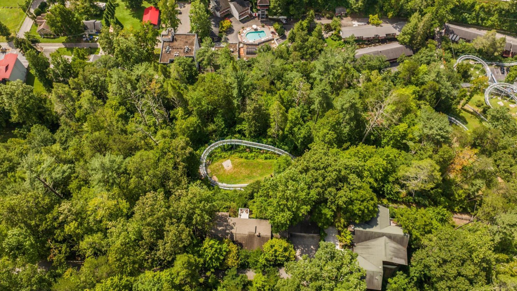 Whiskey Ridge Lodge, A Restored 1940S Gem, 2 Mins From Downtown, Breathtaking City Views, Custom Game Room, And Spacious Elegance Gatlinburg Bagian luar foto