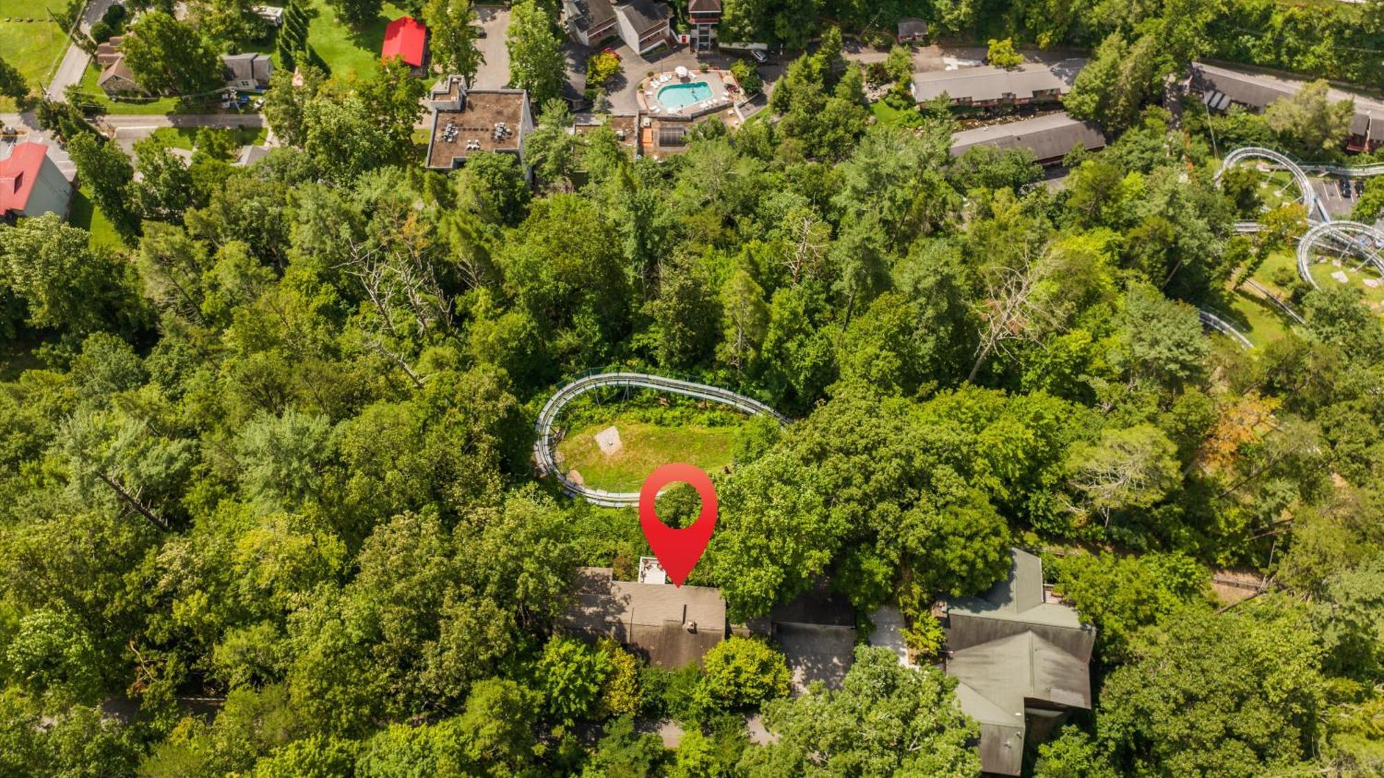 Whiskey Ridge Lodge, A Restored 1940S Gem, 2 Mins From Downtown, Breathtaking City Views, Custom Game Room, And Spacious Elegance Gatlinburg Bagian luar foto